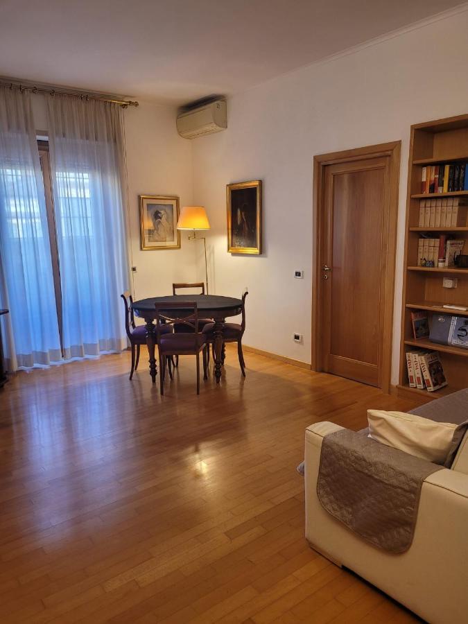 Lovely Suite Accogliente Appartamento Tra Policlinico E Piazza Bologna ローマ エクステリア 写真