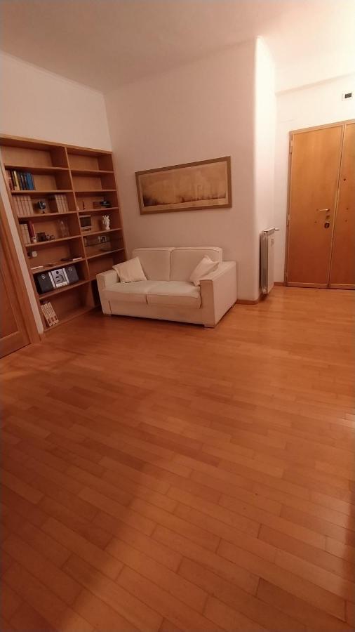 Lovely Suite Accogliente Appartamento Tra Policlinico E Piazza Bologna ローマ エクステリア 写真